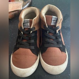 Oshkosh Sneakers size 1